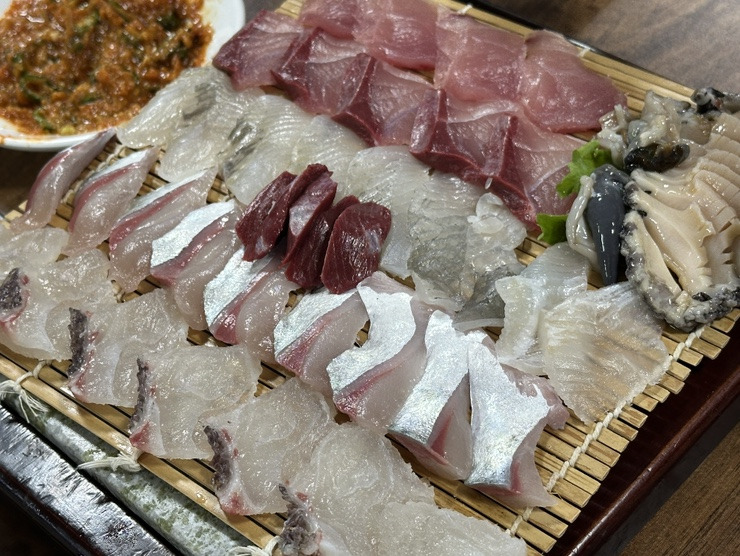 한라회센터 대표 이미지 — 모둠회 상차림